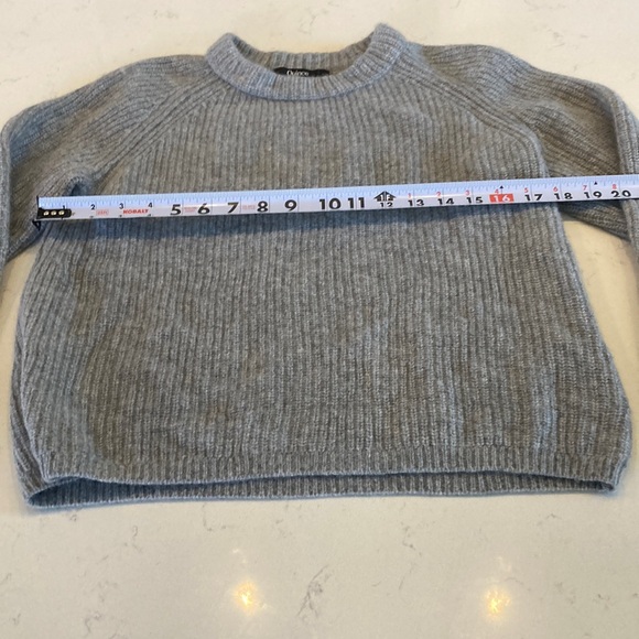 Quince 100% Mongolian Cashmere Jenni Kayne Fisherman Sweater Light Grey Medium - Picture 8 of 9